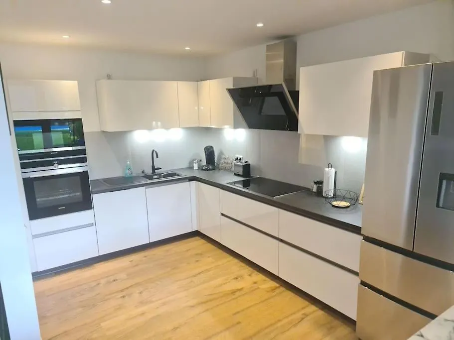 Apartment Kernsan. Souterrain-Wohnung 60Qm Mit Pool Blick Krefeld
